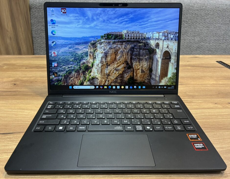 1.■ LAVIE Direct N14 Slimの正面ビジュアル